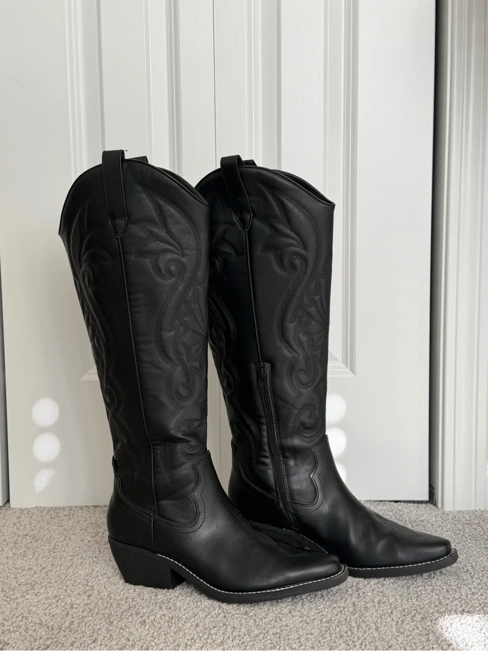 Universal Thread Tall Western Boots Women 8 Black Embroidered Cowboy